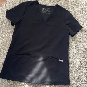 Casma 3 pocket scrub top in black size small